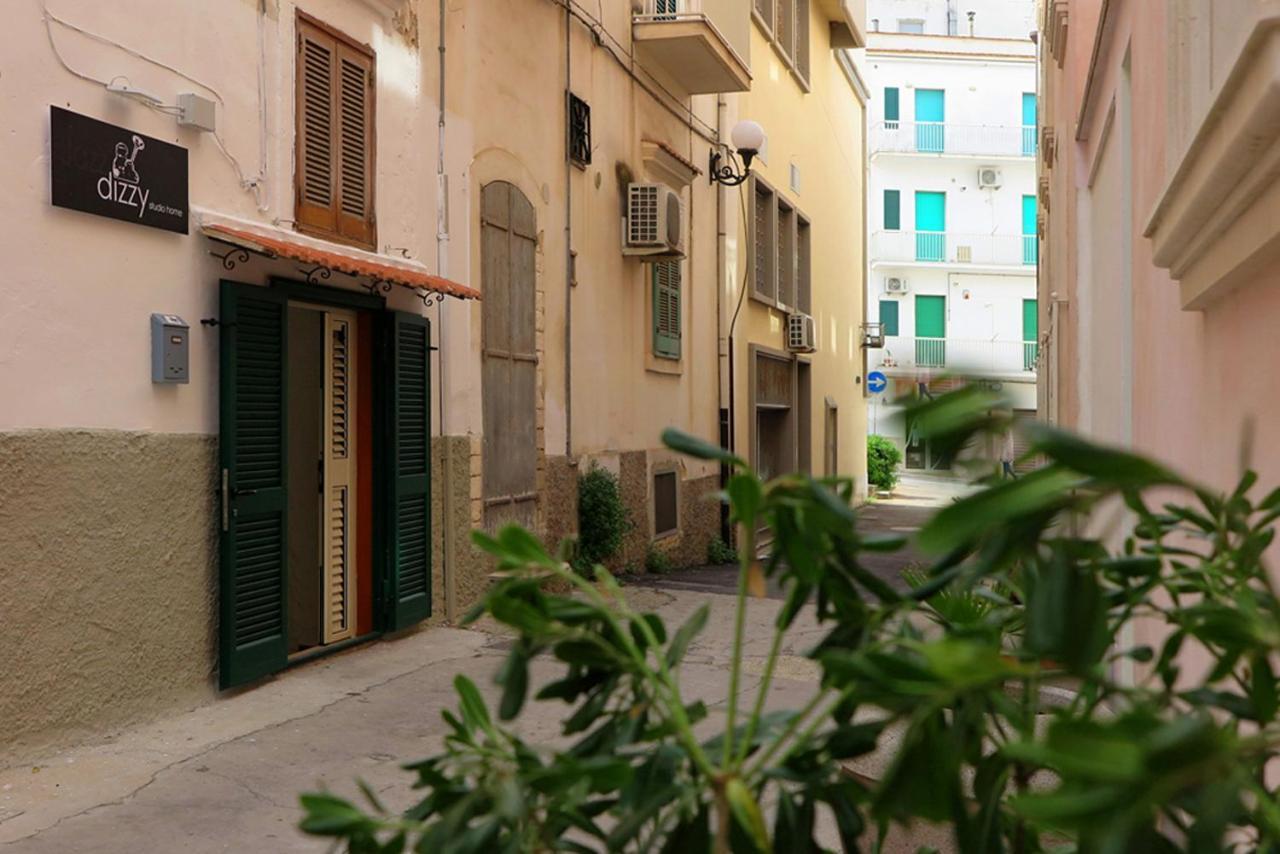 Alloggio Vieste Centro - Dizzy Studio Home Bagian luar foto
